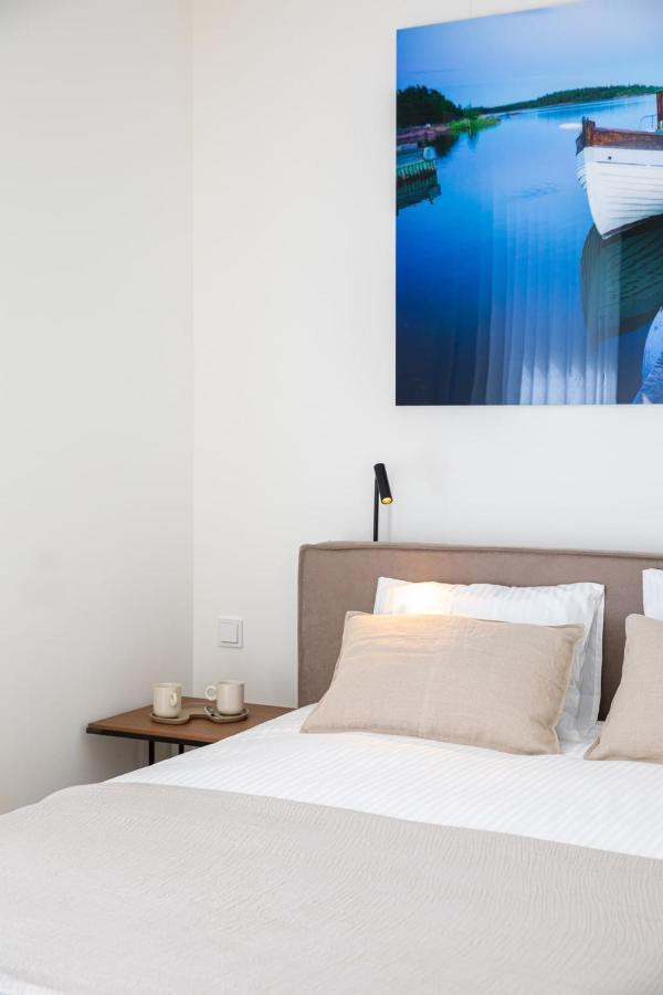 En Suite Bedrooms At Reckenthal House By Rentaroo Luxemburgo Exterior foto