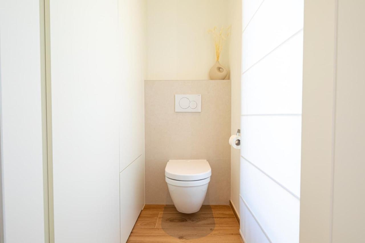 En Suite Bedrooms At Reckenthal House By Rentaroo Luxemburgo Exterior foto